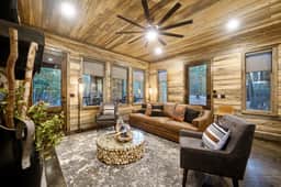 Champagne Bliss Cabin - Image 3