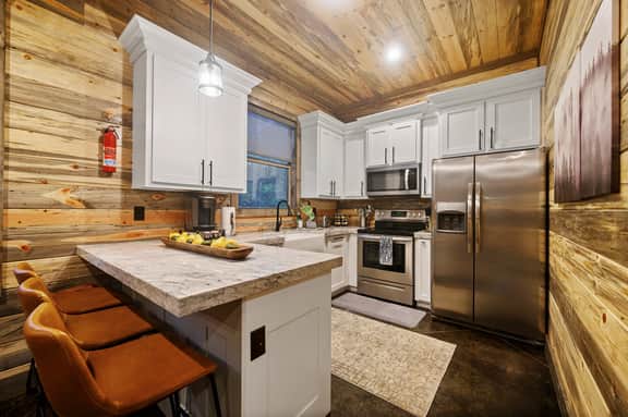 Champagne Bliss Cabin - Image 4