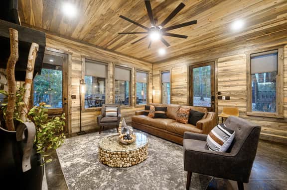 Champagne Bliss Cabin - Image 3